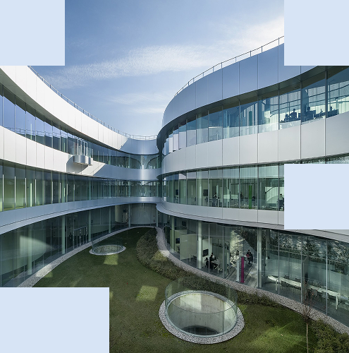 Il cortile interno di un edificio del campus Bocconi